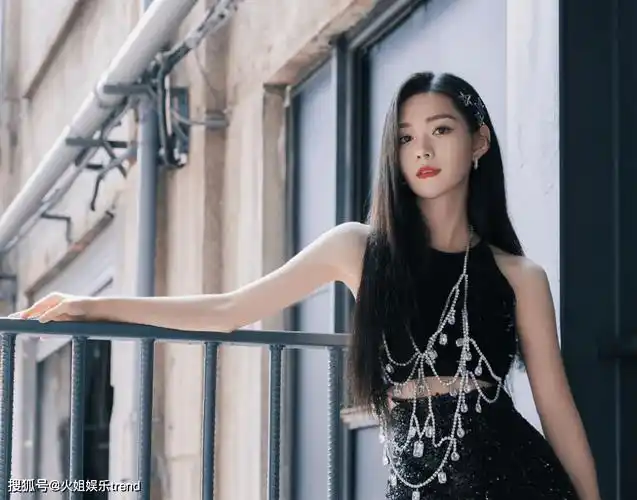 段奥娟又瘦了!脸部做了正骨,撞脸蒋依依_女明星_网友_五官