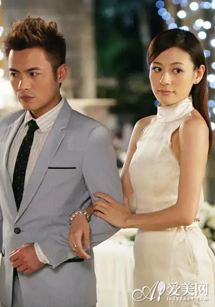 电视剧《爱闪亮》女主角江若琳 剧中时尚造型