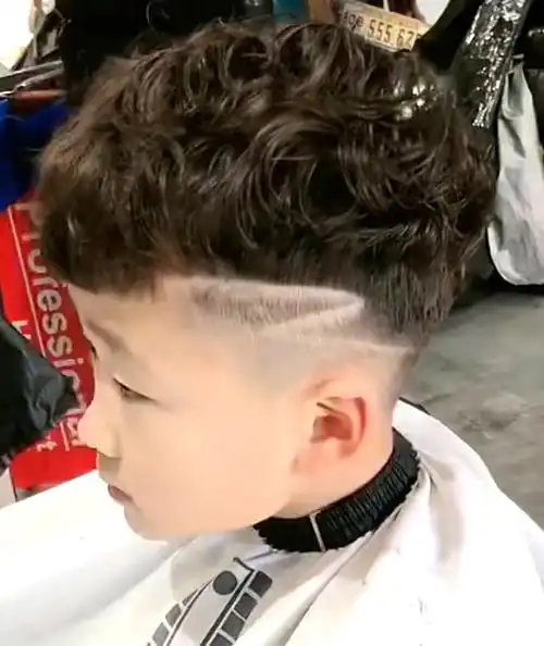 精品烫发享优惠:  儿童精品烫发,锡纸烫 烟花