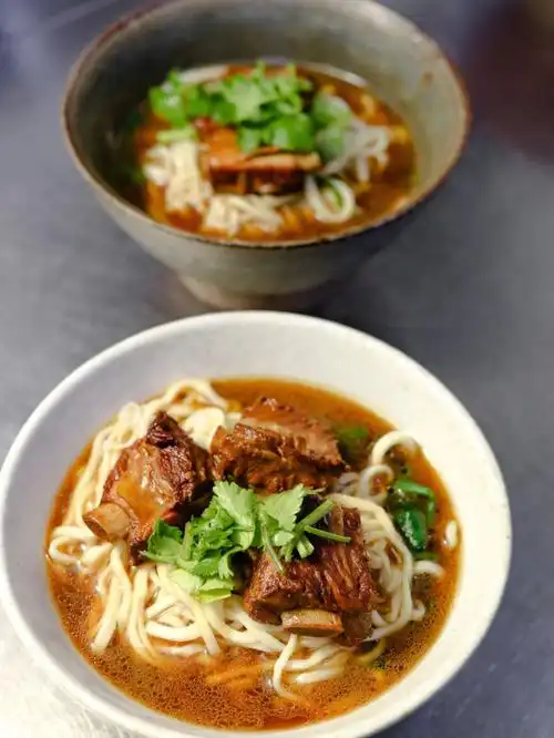 坚持做100种面不重样(49)红烧排骨面