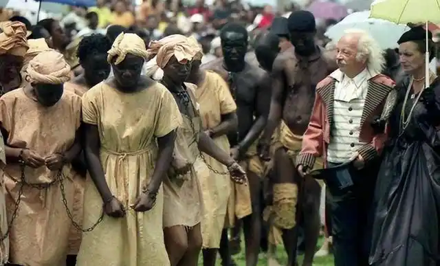 世界上的人种大致分为4种,分别是:黄种人,黑种人,白种人以及棕种人