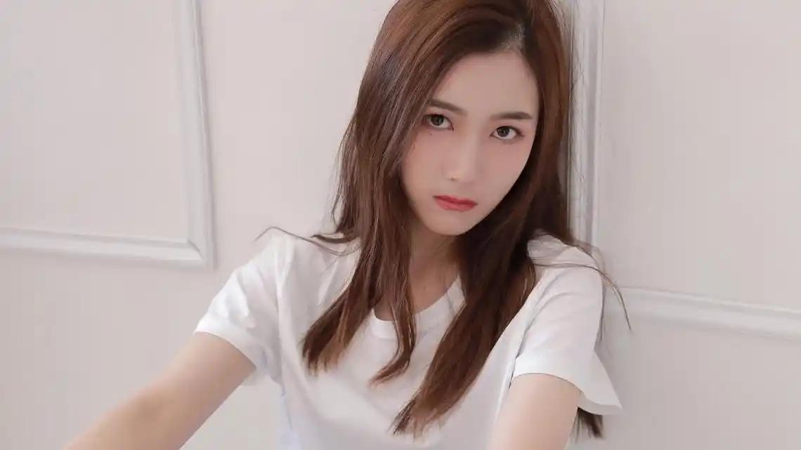 冷艳气质美女图片壁纸49