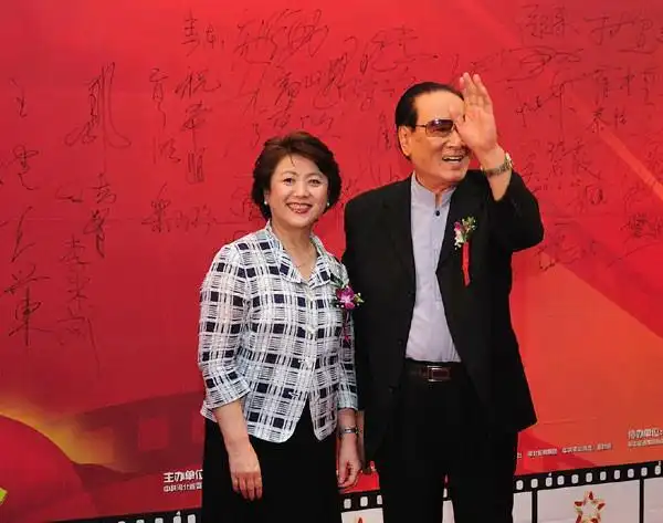 就认识了一个无话不说的好闺蜜,是长影幼儿园的保育员,名叫高山英子