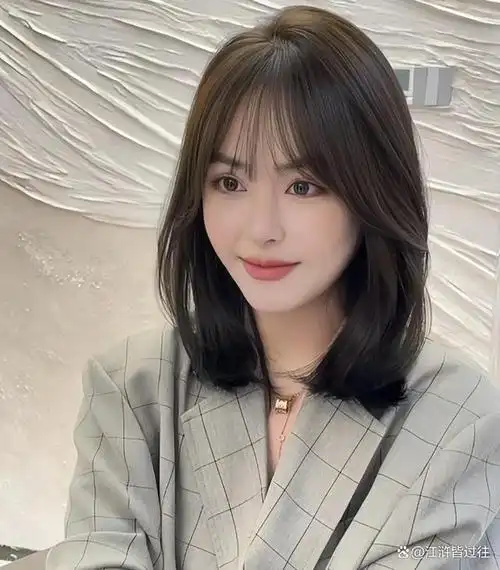 1层次锁骨发77让发型有气质,不烫发,剪发更有优势发型和面部的状态