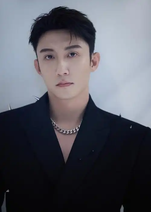 黄景瑜超话#微博之夜#沉潜冬日,浮光入怀.