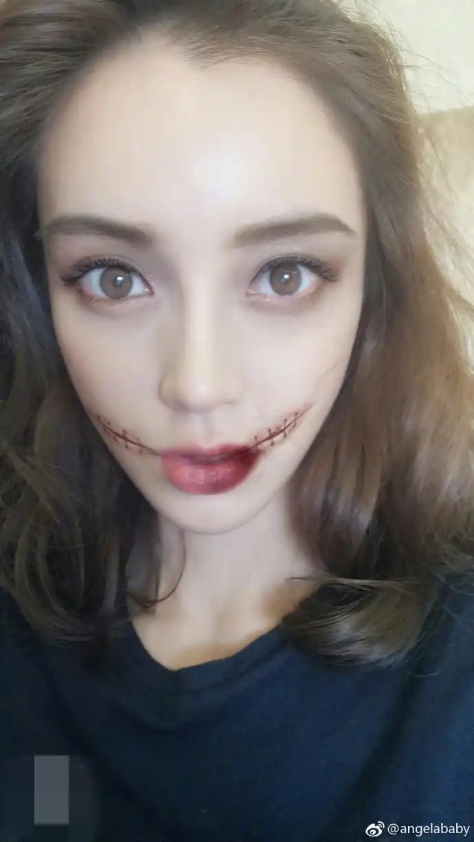 baby扮幽灵护士嘴角渗血网友做鬼也这么美