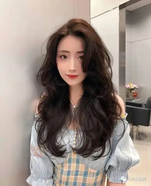 "乖乖女烫发",2024减龄首选!_发型_中国_形象