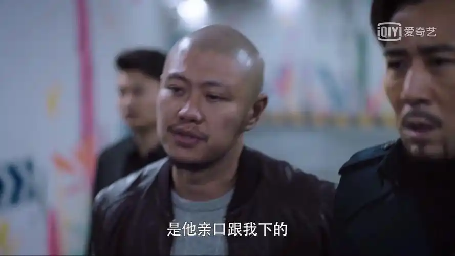 但观众还是非常想念他的戏份,正是赵荀饰演的蝎子一角,他在剧中是反派