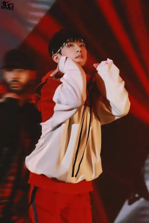 易烊千玺 #tfboys 十八岁生日会舞蹈 高清 帅气