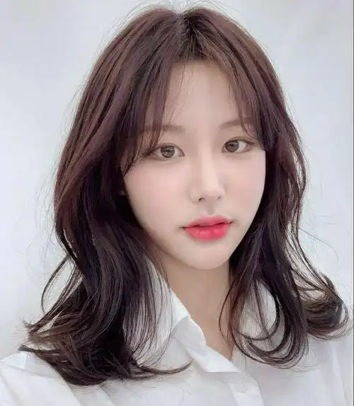 中长发气垫烫发型 空气刘海网红款