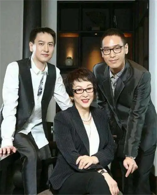 亲爹临终前留给他133套房如今1套价值2个亿轻松成了百亿富豪