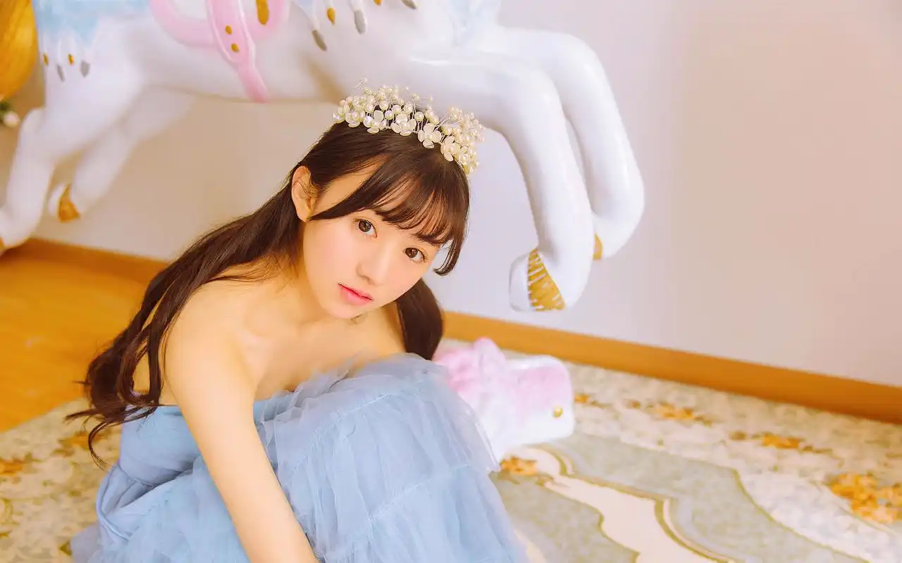 日系可爱文艺美女养眼高清桌面壁纸