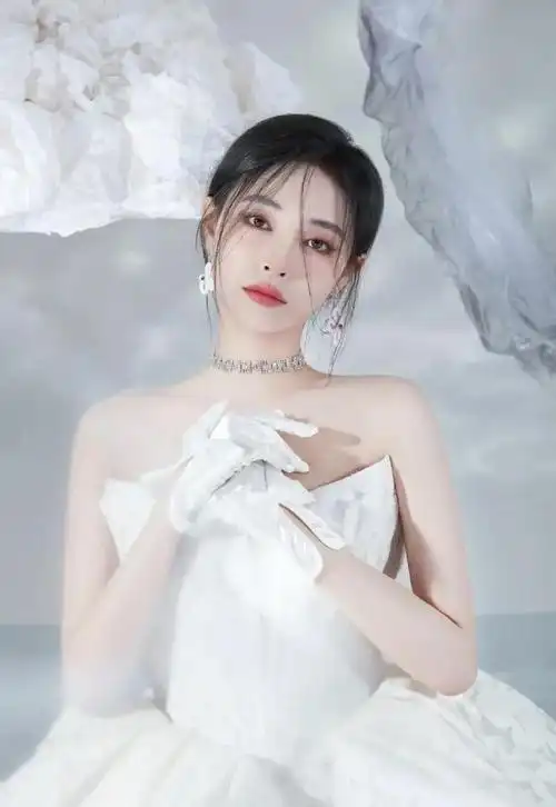 许佳琪真大饱满十足的美女