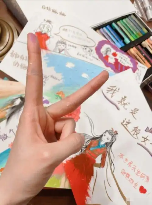 关晓彤手绘三幅画告别"班婳":希望像你一样,做个肆意洒脱的女子