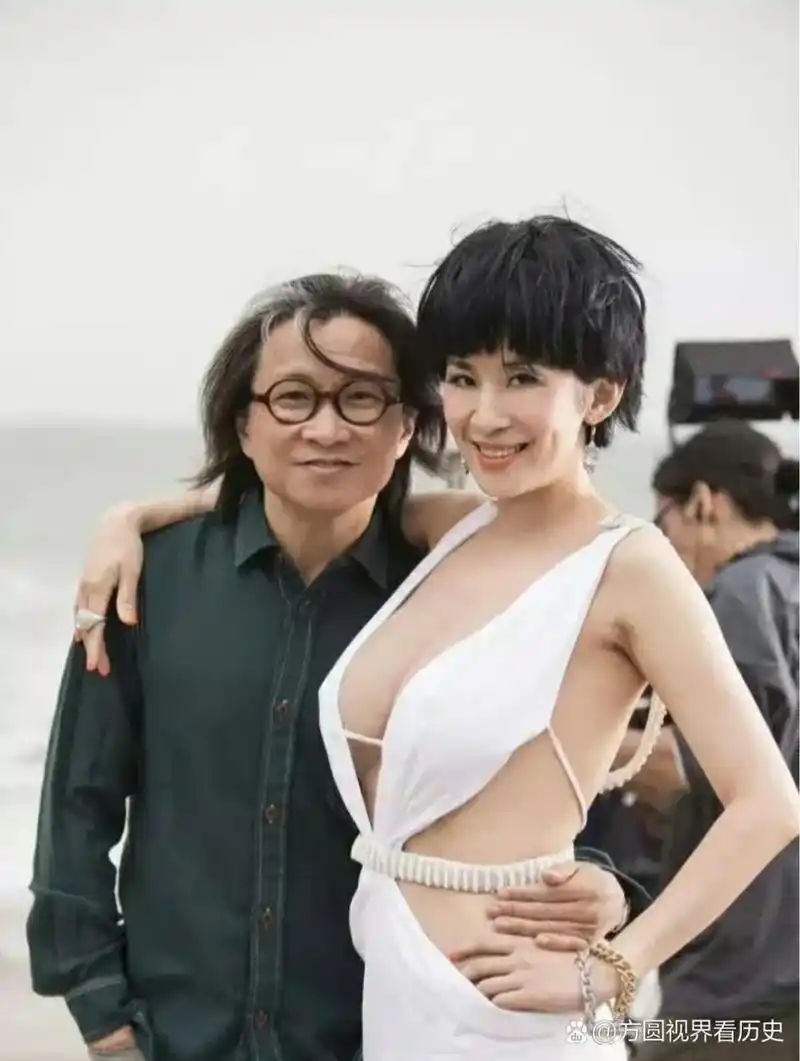 吴君如搞笑的形象看多了,大家都忽略了她还有这么火辣辣的身材