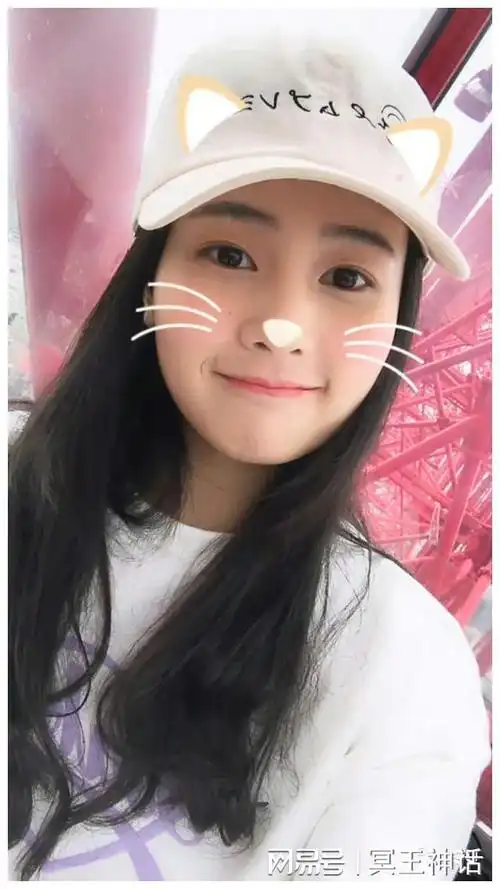 演员白鹿素人时期的旧照曝光网友现在没有以前好看了