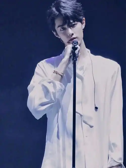 你当然会幸福啦,毕竟我双手合十许下的愿望都是你#肖战