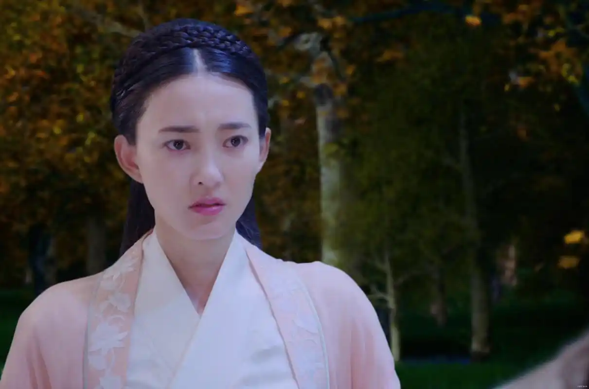 王丽坤在《天泪传奇之凤凰无双》中的古装服饰,你最喜欢哪一款?