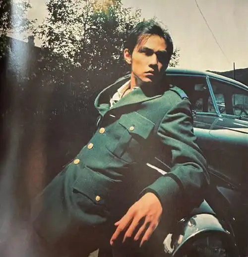 周杰伦《七里香》发行20周年专辑内页写真