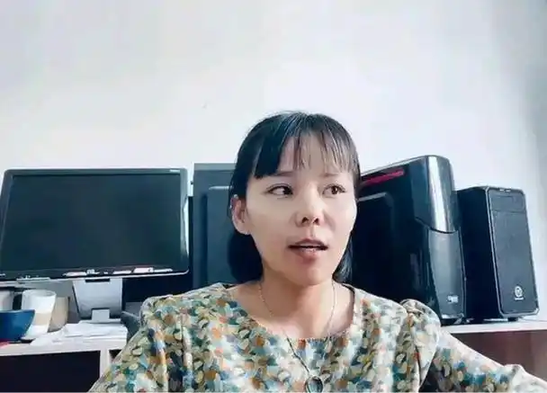 熊磊与网友互动讽刺许敏,曝出与郭威田静不和内幕,替杜新枝喊冤