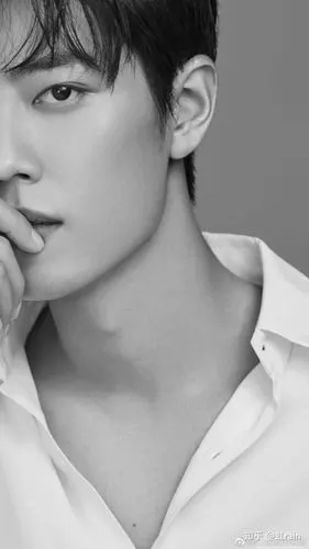 有没有肖战那种特帅特撩特害羞的图片,当屏保那种?