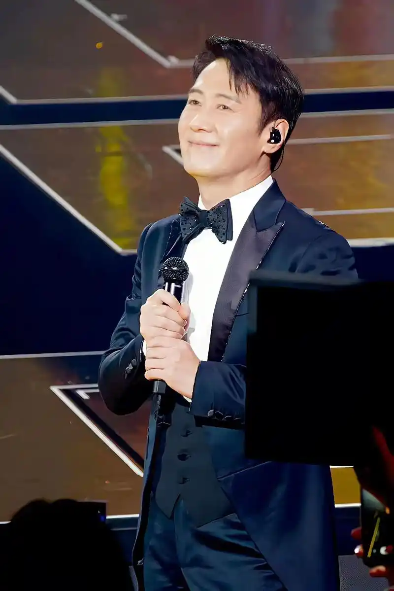 黎明2023香港红馆演唱会精彩照片#歌迷心中的白马王子 - 抖音