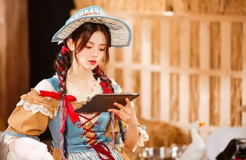 杨超越 .绕过江山错落 才发现你是人间星火 - 堆糖,美图壁纸兴趣社区