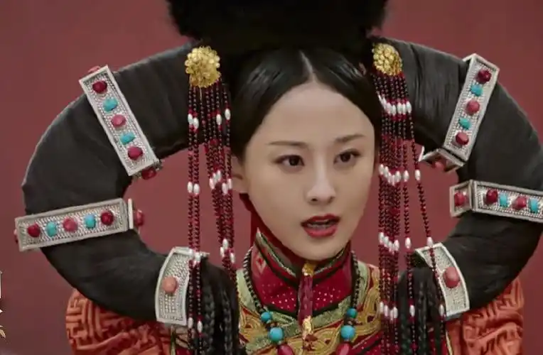她被迫远嫁婚姻不幸,历史上却被乾隆宠爱61年,与丈夫生五个孩子
