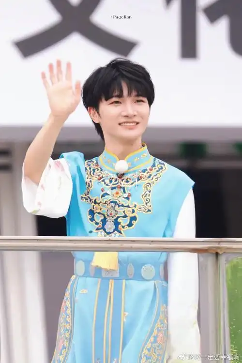 周深新专辑反深代词先行曲蜃楼上线即爆火网友好听得很突出