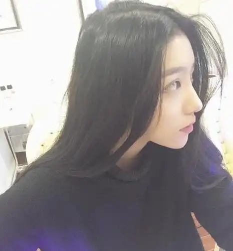 女生头像_高清_韩系_小清新_侧颜_气质长发_唯美_清新脱俗_美美哒_by
