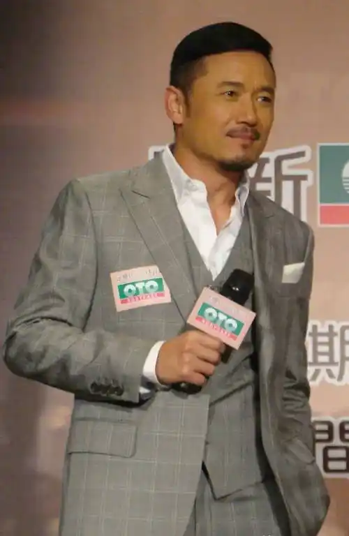 苗侨伟越老越帅取决于信心跟智慧电影圈太拥挤何必再过去