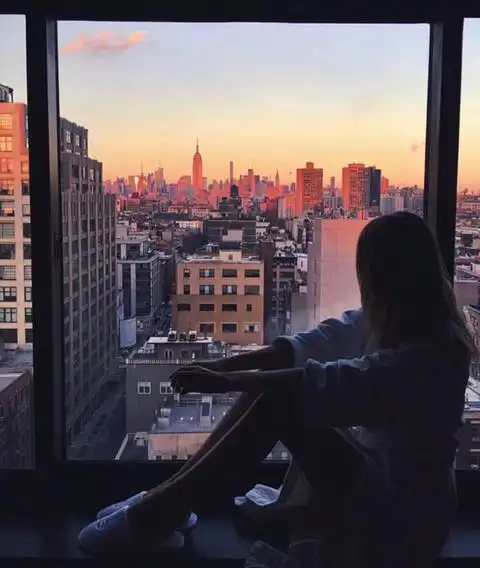 社交网络女星竞秀优雅窗台写真组图