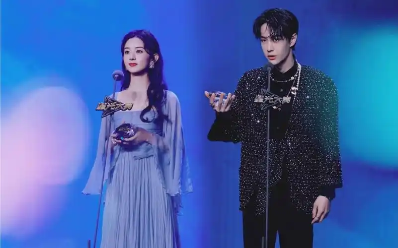 赵丽颖x王一博20210109凌晨抵达北京白天录制dy星动之夜