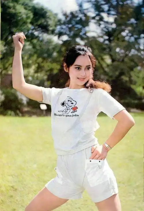 从上海戏剧学院开始,宋佳的人生就迎来了大转变,跟以前大不一样了.