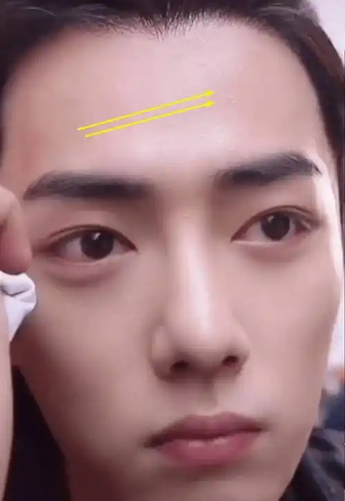 原创肖战化妆怼脸拍曝光29岁素颜皮肤毫无瑕疵真实颜值让人看呆