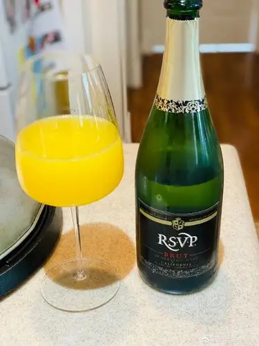 周日mimosa (鸡尾酒) mimosa 鸡尾酒是. 来自幸运的shasa - 微博