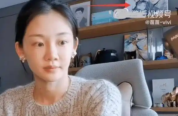 苗苗戴婚戒录vlog,1岁半女儿活泼出镜,郑恺吃出"三下巴"_生活_座椅