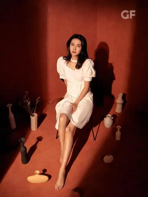 许龄月gf时尚大片欣赏 午后微阳诠释灵动超然__财经头条