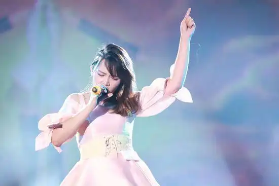 网易娱乐8月9日报道 2016超级女声总决赛已进入白热化阶段,第六场决赛