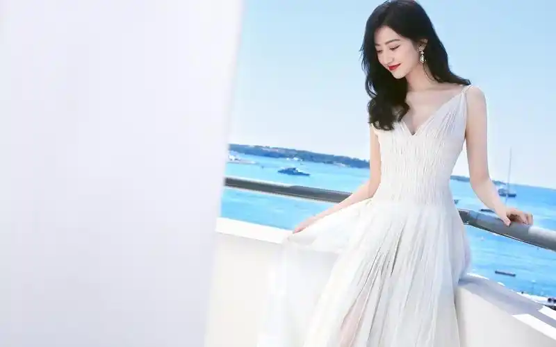 景甜白裙仙气写真壁纸-美女壁纸-高清美女图片-第4图-娟娟壁纸