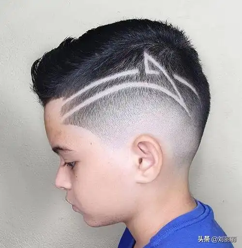 发型设计 儿童发型 >> 5岁男孩发型图片 5岁男宝宝造型头发(4) 2016