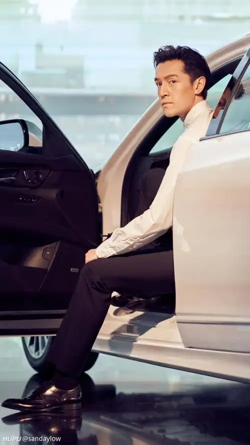 胡歌代言凯迪拉克