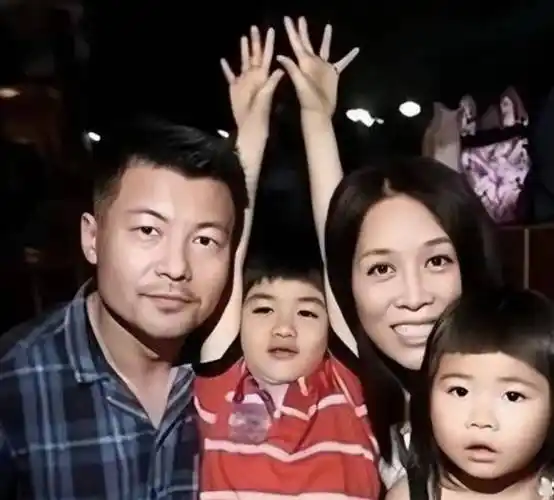 还记得那英的女儿苹果吗?和妈妈一样高了?_高峰_孩子_橘子