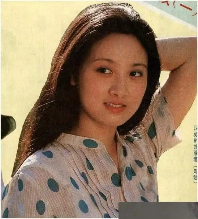 她才是张国立结发妻子,张默生母,至今未再婚,儿子是她一生的痛