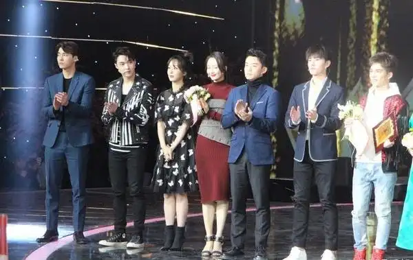 李易峰居然才176吗?看起来以为是182—183的水平