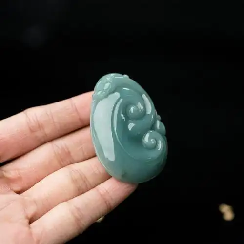 糯种蓝绿翡翠吊坠