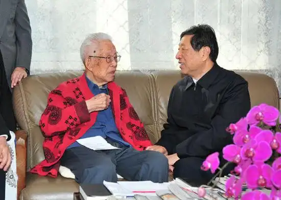 张平副委员长及何立峰副主任看望慰问袁宝华安志文同志