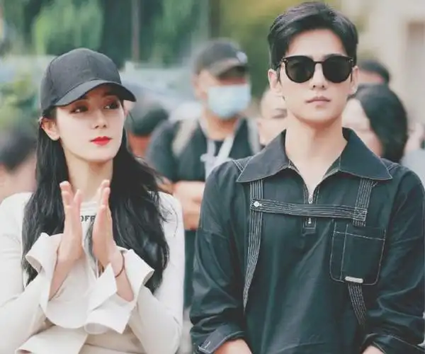 31岁杨洋想靠凡人修仙传逆袭口碑搭档金晨片场高冷不理人