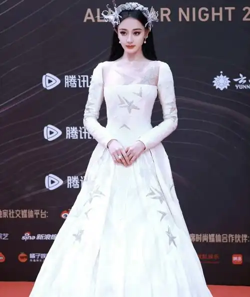 高端明星同款礼服轻奢高级感宴会主持人年会晚礼服裙女2023新款