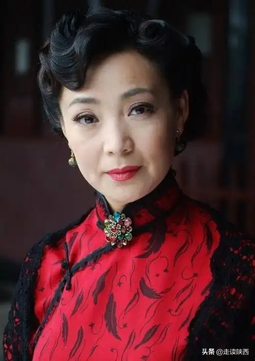 唱秦腔出身曾是90后童年阴影陕西女演员越老越美被称旗袍女神